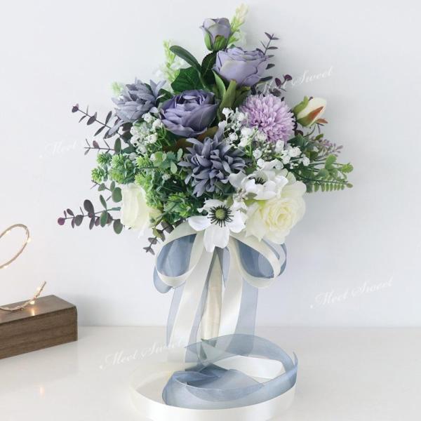 可愛いブーケです。ブライダル、イベント贈答品、インテリアに最適です。晴れの舞台に、新しいタイプのサプライズプレゼントとしてお勧めです。生花と違って枯れることがないので、思い出と一緒にいつまでも形として残せます。サイズ：幅約 30cm 高さ約...