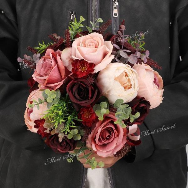 可愛いブーケです。ブライダル、イベント贈答品、インテリアに最適です。晴れの舞台に、新しいタイプのサプライズプレゼントとしてお勧めです。生花と違って枯れることがないので、思い出と一緒にいつまでも形として残せます。サイズ：幅約 24cm 高さ約...