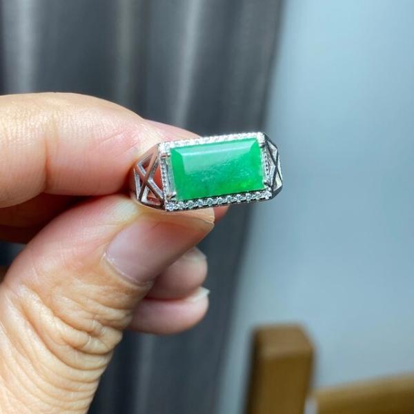 A52 特売 シルバー 天然 白緑 翡翠 リング 指輪 フリーサイズ A52 特売 シルバー 天然 緑 翡翠 リング 指輪 メンズ