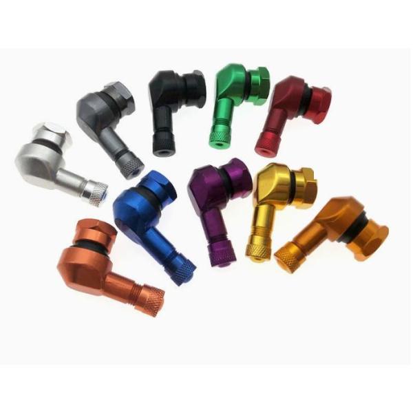 最高品質のゴム製シールと真新しい100％の高品質CNCアルミニウムから作られます。90度のバルブステムにより、タイヤの空気圧、使いやすさ、信頼性をチェックするための充填とアクセスが容易になります。軽量アルミニウム、各12グラム、あなたの壊れ...