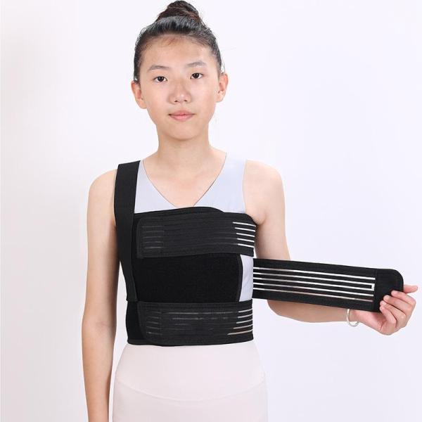 肋骨・胸部を保護し、しっかりとサポートします 吸水性、速乾性に優れているオススメの商品です！サイズ：フリーサイズ　17.5ｃｍ×100ｃｍ 適応胸囲70?115cm　伸縮性に優れた素材を使用していますので、男女兼用でお使いいただけます。メッ...