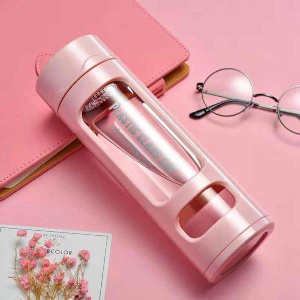 「サイズ」：容量400ml・高さ約21cm・口径約6.7cm。透明度があり目盛りも付いてるので、残りの水量がひと目で分かります。底面下部はシリコン製カバー付きなので、割れにくく、滑り止めの役目をしてくれるので水筒の滑りを止める。さらに、ふた...