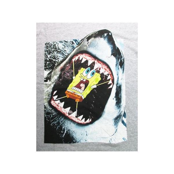 スポンジボブ Sponge Bob ｔシャツ ボブvsサメ グレー 海外 キャラクター アメキャラ Buyee Servis Zakupok Tretim Licom Buyee Pokupajte V Yaponii