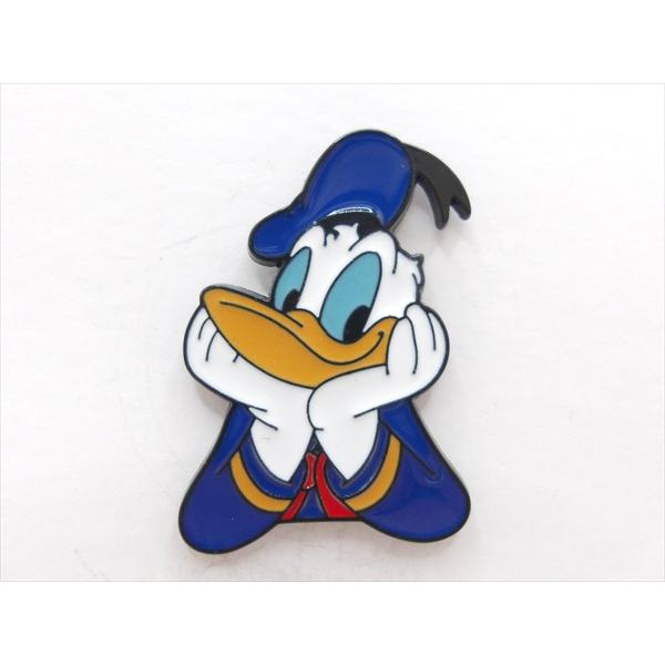 【ピンバッジ/pin badge】Disney ドナルド・ダック 頬杖 ピンズ バッジ バッチ ピンバッチ ディズニー ドナルドダック Donald Duck アメ雑 雑貨
