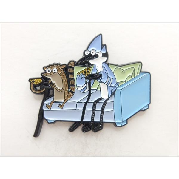 【ピンバッジ/pin badge】レギュラーSHOW 〜コリない2人〜 モーデカイ&amp;リグビー ピンズ バッジ バッチ Regular Show モーデカイ リグビー アメ雑 雑貨