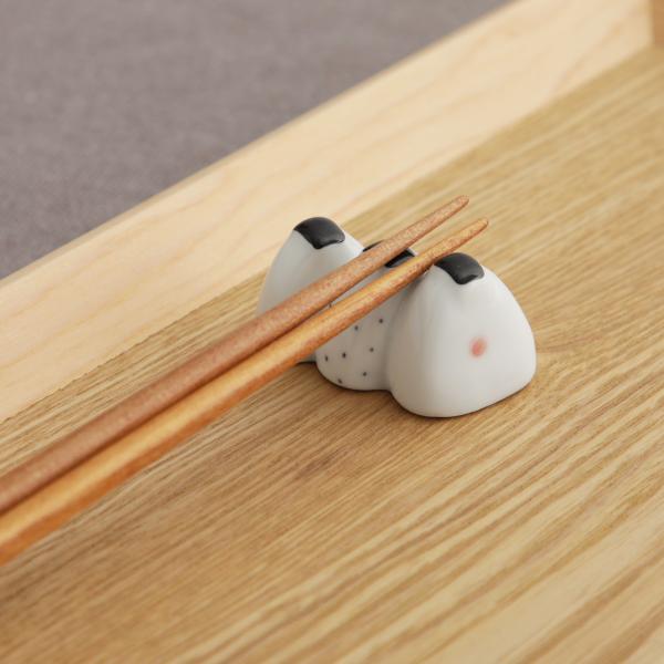 おにぎり3つ 箸置き 波佐見焼 3連 おむすび レスト かわいい 単品 お箸置き 陶器 日本製