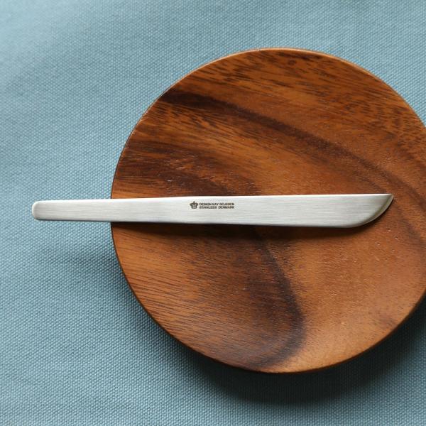 世界で最も有名なカトラリーブランドの一つ、Kay Bojesen（カイボイスン）シリーズの単品です。1本からご注文いただけます。ずっしり肉厚があるので、シンプルなデザインでも安っぽさがなく、重厚感と高級感があります。つや消しのマットタイプで...