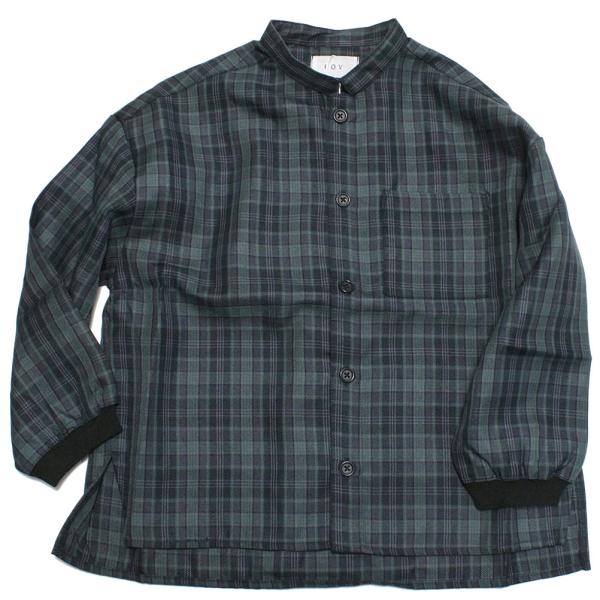 FOV フォブ“フォブ”のチェックマオカラーシャツ・シワになりにくく滑らかな肌さわりのチェック柄生地・フロントはボタンで開閉が可能・襟元はあえて立衿を採用しすっきりとした印象に・袖口はリブ仕様に・こなれ感を出せるドロップショルダーデザイン・...