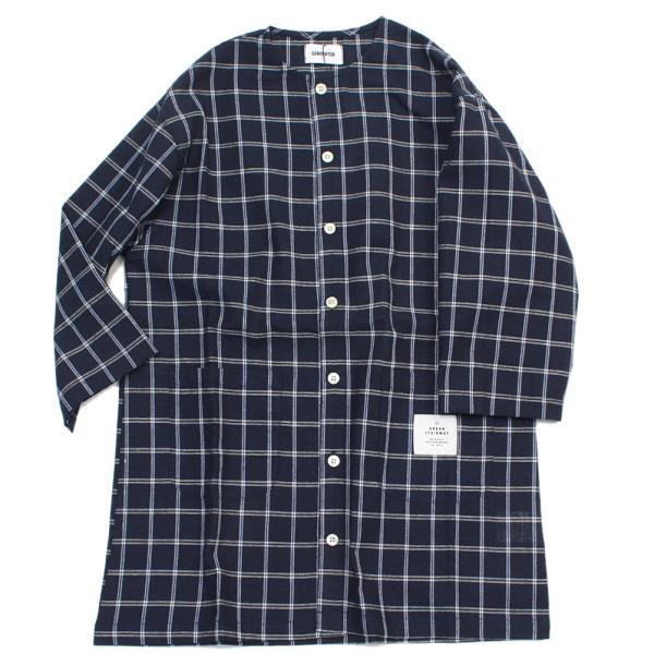 GENERATOR ジェネレーター“ジェネレーター”のノーカラーCHECKシャツコート・少し肌寒い時のアウターとしても使えるロングシャツ・柔らかでハリ感のあるコットン素材を採用・衿元はノーカら―デザイン・両サイドにポケット付きMODEL:ネ...