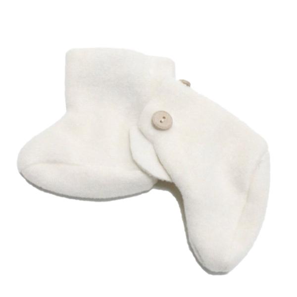 1＋in the family ワンモア イン ザ ファミリー“ワンモア イン ザ ファミリー”のNOEMIE(ソックス)・保温性に優れた起毛素材のソックス・ふんわりとソフトな肌触りでストレスフリー・ボタンで2段階調節が可能・ボタンは木製で...