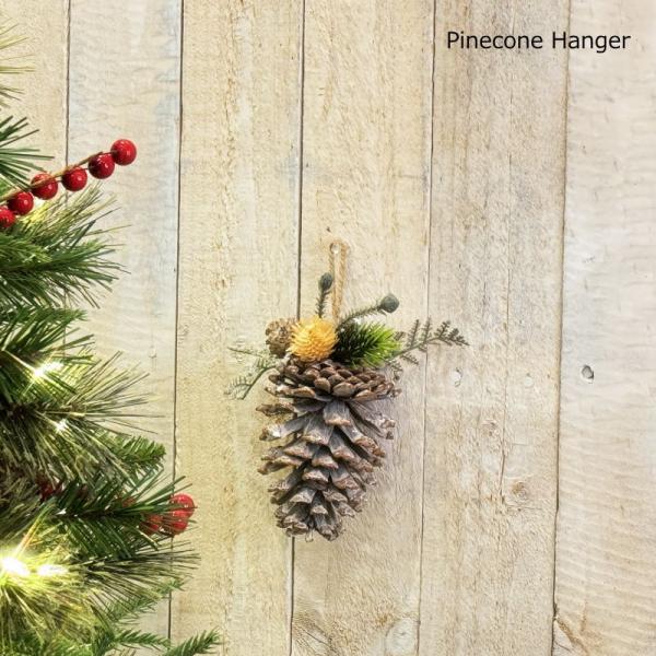 14ｃｍパインコーンハンガーーーーサイズーーー高さ：約14ｃｍ横幅：約11.5ｃｍ厚み：約8.5ｃｍ重さ：約54ｇナチュラルデコレーションは自然の木の実などを使用しておりますのでサイズ表記など多少の個体差がございます。出荷の際に商品検品を行...
