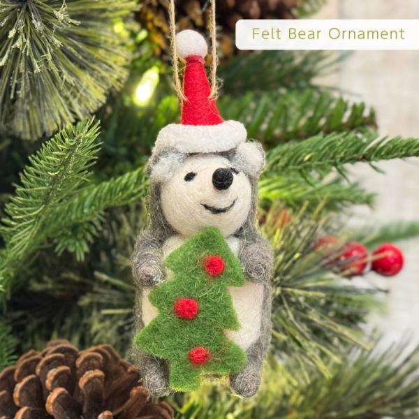 フェルトベアーオーナメントもこもこ可愛いベアが、クリスマスツリーをぎゅっと抱きしめたデザインのフェルトオーナメント。見ているだけで心があたたまる、優しい表情が魅力です。素材は手触りの良い羊毛フェルトを使用し、手作業ならではの温かみを感じられ...