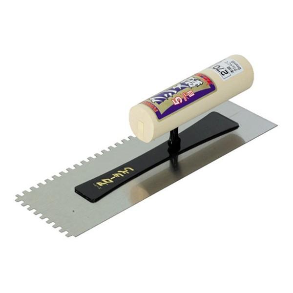 【取寄品】[大工道具 左官鏝 特殊鏝]※ご注意・作業箇所にあったコテをご使用下さい。柄及びコテ身にガタツキがある場合は使用しないで下さい。作業が終わったらすぐに使った道具を水洗いしてください。・保管の際は本体上に重量物をのせないで下さい。コ...