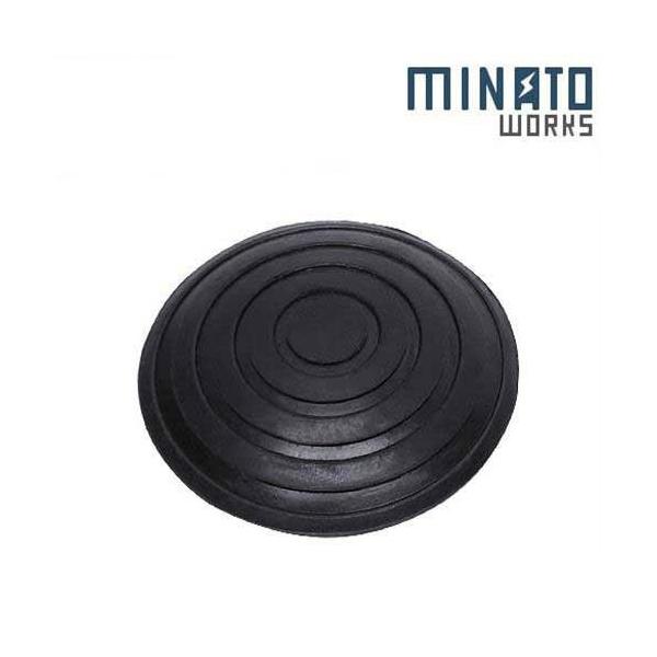 【在庫品】【メール便】[ミナトワークス]交換もしくは、消耗したときの予備としてご購入いただけます。車を傷つけず、すべりによる事故も防ぎます。