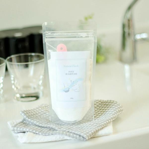 Natura Check (ナチュラチェック)天然系なのにスゴい汚れ落ち！を実現天然由来の成分でも、工夫して組み合わせることで、強力な洗浄力に。すべてのメーカーの食洗器にお使いいただけます。天然系成分のため、一部の成分が白く曇ることがありま...