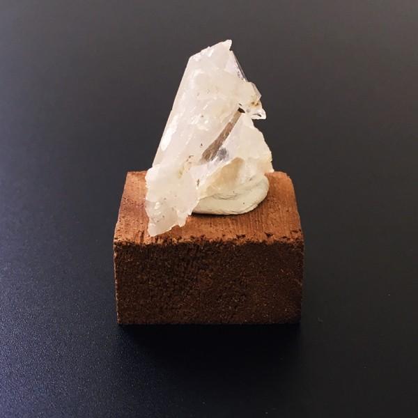 台座付き水晶 アルプス水晶 台座付き : Mineral&Fossil - 通販 - Yahoo!ショッピング