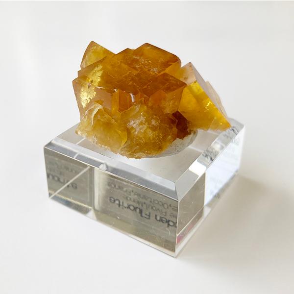 ☆希少品☆フランス産ゴールデンフローライト原石〈蛍石 golden
