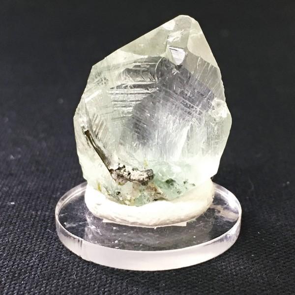 イタリア産モンブラン水晶 アクチノライトインクォーツ 透明台座付き