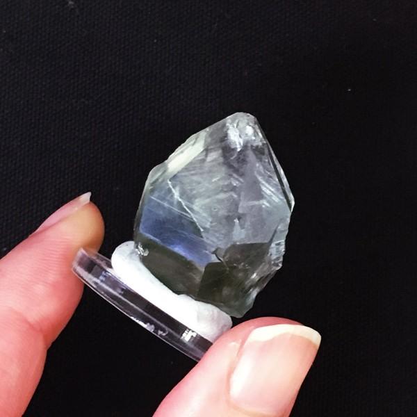 イタリア産モンブラン水晶 アクチノライトインクォーツ 透明台座付き