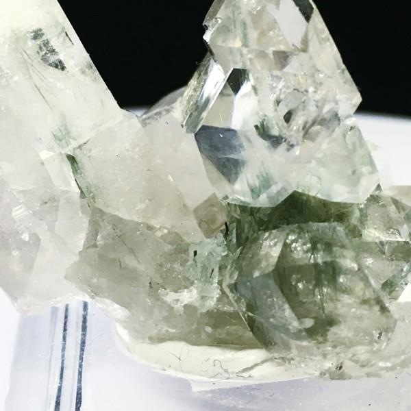 イタリア産モンブラン水晶 アクチノライトインクォーツ 透明台座付き