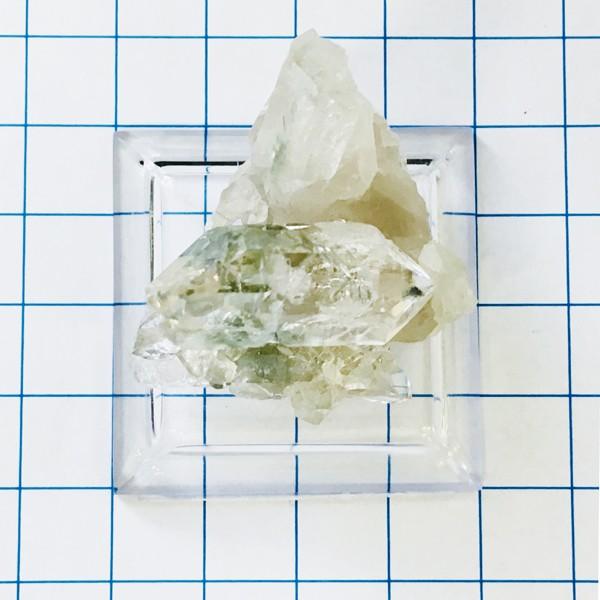 イタリア産モンブラン水晶 アクチノライトインクォーツ 透明台座付き