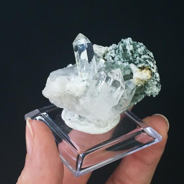 イタリア産モンブラン水晶 アクチノライトインクォーツ 虹入り 透明