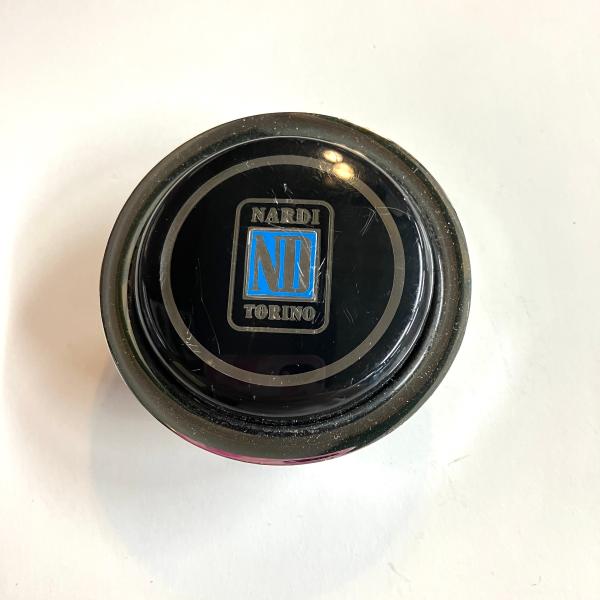 NARDI 現品 ナルディー センターキャップ ブラック（ホーン機能なし