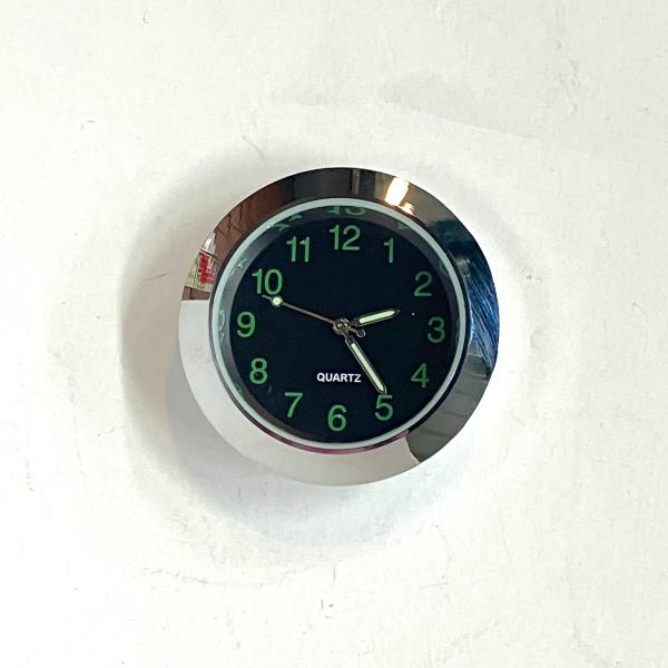 QUARTZ電池式直径：約4.3cm現在すでに電池が内蔵されており、動いています。両面テープ付き