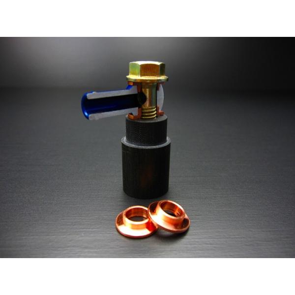 高精度の削り出し銅ワッシャーを国内で生産しました。１６０、１７０ｃｃに採用されているクラッチカバーＭ８オイルクーラー取り出し口へ、Ｍ１０バンジョーを取り付け可能になります。山梨県内の高い技術の製品を生み出す工房で削り出しました。■こだわりポ...