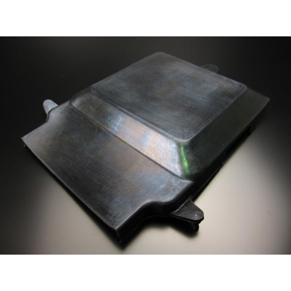 ダックスバッテリー上ゴムカバー■適合ダックスＳＴ初期(６Ｖ車・鉄タンク)■取り付け場所バッテリー上■ホンダ純正品番５０６６１−０９８−０１０ＺＡ