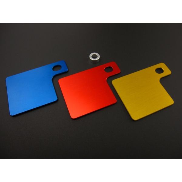 ■特長自賠責シールをナンバープレートに貼らず、この専用プレートに貼り付けすることで、ナンバープレートの浮き文字に干渉し、シールが浮いてしまうことを防ぎます。日本製品のため、高品質です。大事な愛車とナンバープレートとのマッチングもバッチリ決ま...