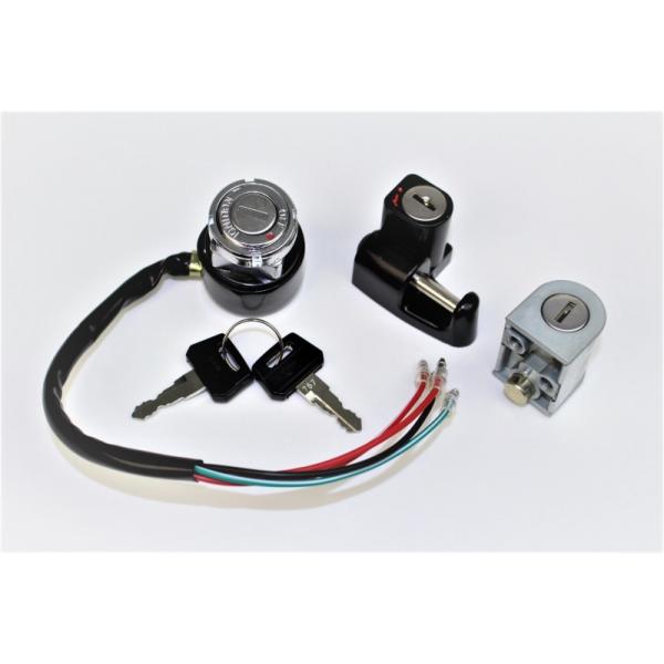 ■特長ダックス・シャリィイグニッションスイッチ&amp;2点ロックセットです。ハンドルロック、ヘルメットホルダー、イグニッションスイッチがセットです。■適合車CF50、CF70、ST50、ST70＊年式により配線は異なります。このスイッチは...