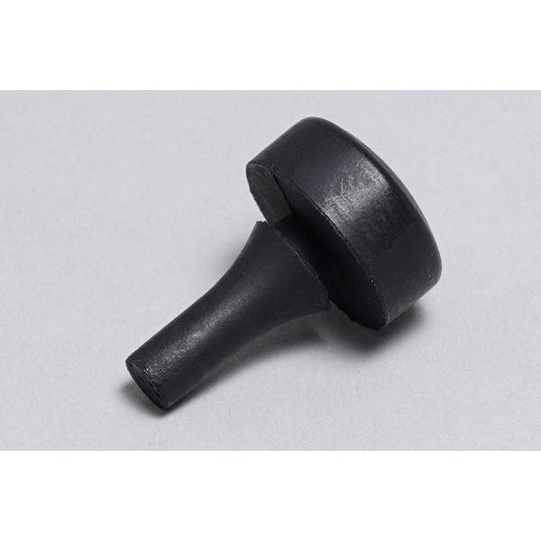 ■特長SUZUKI(スズキ純正)、クラッチペダル、ストッパークッションゴムです。マニュアルクラッチペダルの踏みシロ(ストローク)を小さくするためのゴムとして使用可能です。クラッチの踏みシロが少しだけ減り、ギアチェンジがよりスムーズにできるよ...