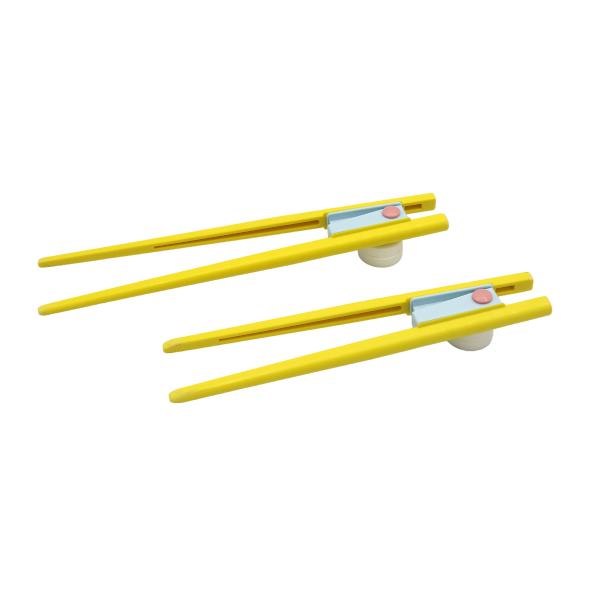 箸ぞうくん おつまみ 子供用普通の箸を持つときの指使いで使います。指の位置など支持するものはあえて付けていません。それは、付けることによってそれに頼ってしまうことが多く、ですからそれらがなくなると使えなくなる事例が多いためです。子供の持ち方...