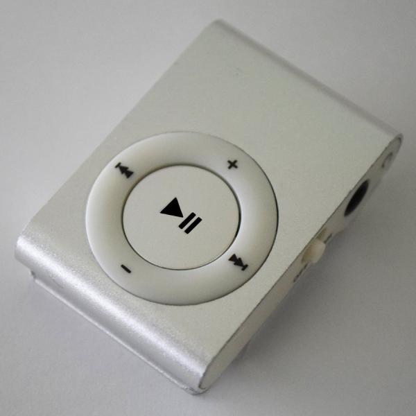 ご覧いただきありがとうございます新品 MP3プレイヤー充電ケーブル付きの新品の出品です。■■■出品物■■■・MP3プレイヤー本体ｘ１台・充電・接続ケーブルｘ１本以上です。【カラー】複数掲載しておりますが、1枚目の写真のカラーでのご用意です。...