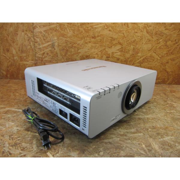 ◎Panasonic PT-DW6300S 1チップDLP方式 プロジェクター 輝度6000lm (ランプ:3256h) スタンダードズームレンズ付き◎M414