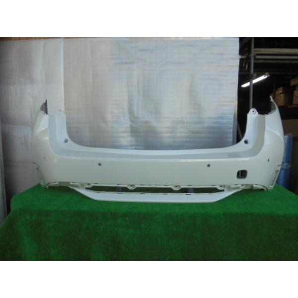 トヨタ／カローラ NRE210W リアバンパー センサー穴4ヶ＆スポイラー穴