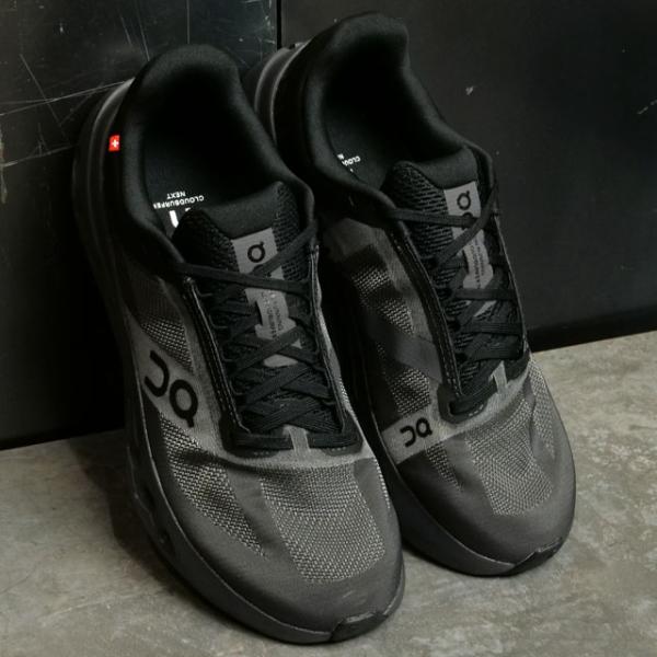 オン On スニーカー クラウドサーファー ネクスト 3WE30050106 FW24 W Cloudsurfer Next レディース 靴 ランニングシューズ Black Eclipse 正規取扱店