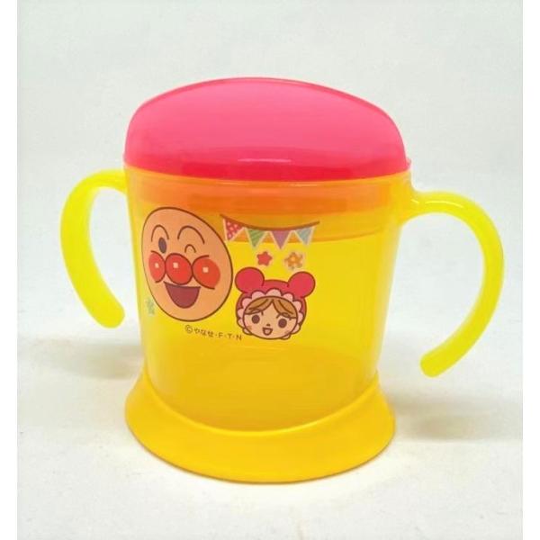 成長に合わせて２段階にステップアップできます♪★推奨月齢10カ月〜STEP(1)　飲み口サポートを付けて少しづつ飲む練習飲み物が少しづつ出てくるので、確認しながら飲むことができます。STEP(2)　上手に飲めるようになったら、コップで練習！...