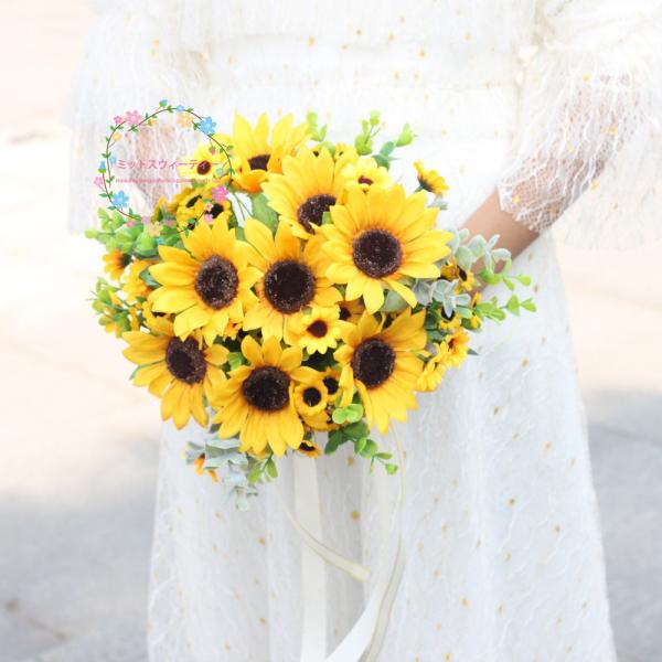 可愛らしいローズのブーケです。贈答品やインテリアに最適です。サイズ：直径約 25CM  高約 28CM花束形：ラウンド型内容：ブーケ可愛らしいローズのブーケです。贈答品やインテリアに最適です。晴れの舞台に、新しいタイプのサプライズプレゼント...