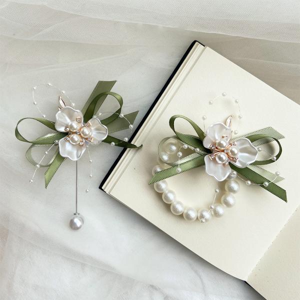 ブライダル、結婚式場、スタジオ、ロケーション撮影に新郎様用ブートニア、ウェディング、パーティー、前撮り、二次会、卒業式など使えてリストブーケ、生花と違って枯れることがないので、思い出と一緒にいつまでも形として残せます。◆手作りのため、多少の...