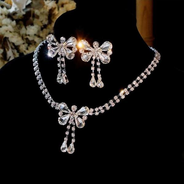 人気キーワード：ネックレスセット ピアス ラインストーン シルバー キラキラ ウェディングアクセサリー ウエディングヘッドドレス 花嫁 結婚式 二次会 ティアラ ヘアコサージュ 髪飾り ヘアアクセサリー ウェディング小物 プリンセス 姫系 ...