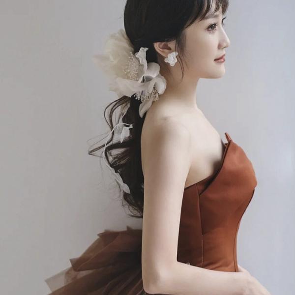 ウエディングヘッドドレス ウェディング 花嫁 フラワー 大きめ ヘアコサージュ シャンパン 結婚式 披露宴 ブライダル 二次会 前撮り パーティー 演奏会 発表会