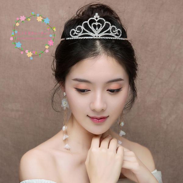 ティアラ クラウン ヘッドドレス 髪飾り 花嫁 結婚式 挙式 飾り ヘアアクセサリー カチューシャ 頭飾り ブライダル 披露宴 二次会 発表会 演奏会 コンサート ウエディング/ウェデイング 王冠 ジュエリー ウェディング小物 高品質 おし...