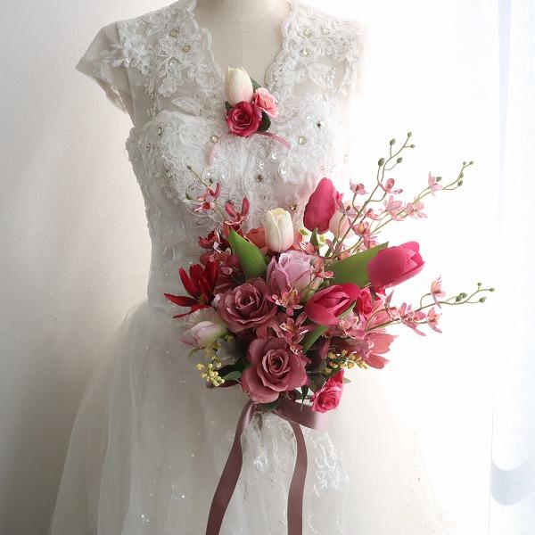 シックなピンクのクラッチブーケ 造花 前撮り 結婚式 フォト