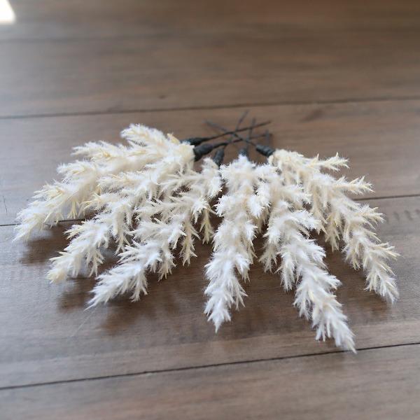 成人式や和装婚の前撮り、七五三や卒業式の袴に。シンプルにヘアアレンジしたい時などに！ドライ風ですが、上質なアーティフィシャルフラワーを使用しておりますので髪に挿す時にパラパラと崩れる心配も無く安心してヘアアレンジが楽しめます。サイズ■パンパ...