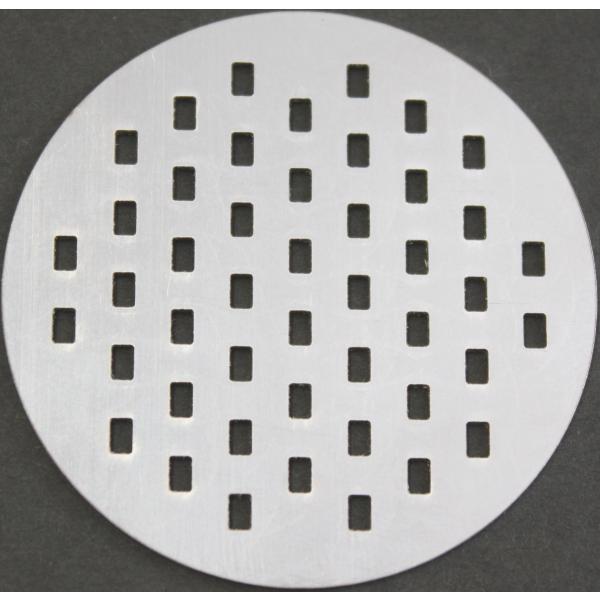 ・そば打ち機「そば楽プラス」「そば楽プラス２」に付属されているうどんダイスです。稲庭風の食べやすい中太麺のうどんが作れるダイスです。作り立ての小麦粉の風味を味わえるうどんです。「そば楽」「そば楽蕎麦づくし」にも使用が可能です。（そば楽シリー...