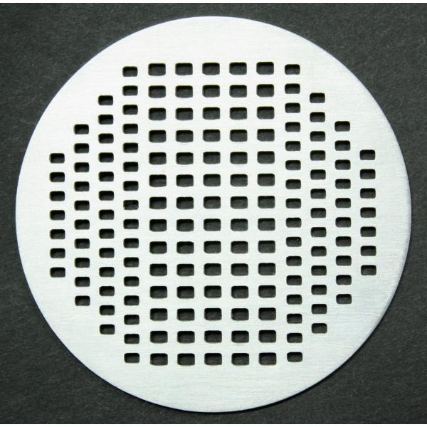 ・そば打ち機「そば楽」「そば楽プラス」「そば楽蕎麦づくし」に使用が可能で、「そば楽プラス2」のみに付属されているダイスで、中麺サイズと細麺サイズのそば麺が約半分づつ混ぜ合わせで同時に作れるミックスダイスです。・変化に富んだ組み合わせながら、...