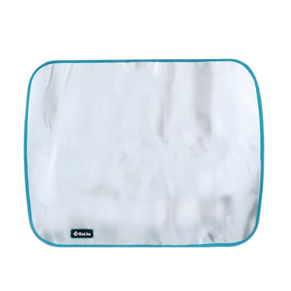 ▼芝生やウッドデッキを熱や火の粉から守るマットです。アルミコーティングを施したファイバーグラス生地で、裏表どちらの面でも使用できます。※ファイアピットは付属しません。■仕様【素材】グラスファイバー(アルミコーティング)【重量】454g【サイ...