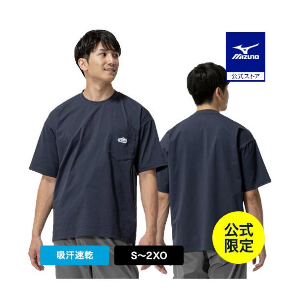 野球モチーフのワッペンがアクセント。カジュアルに着こなすTシャツ。